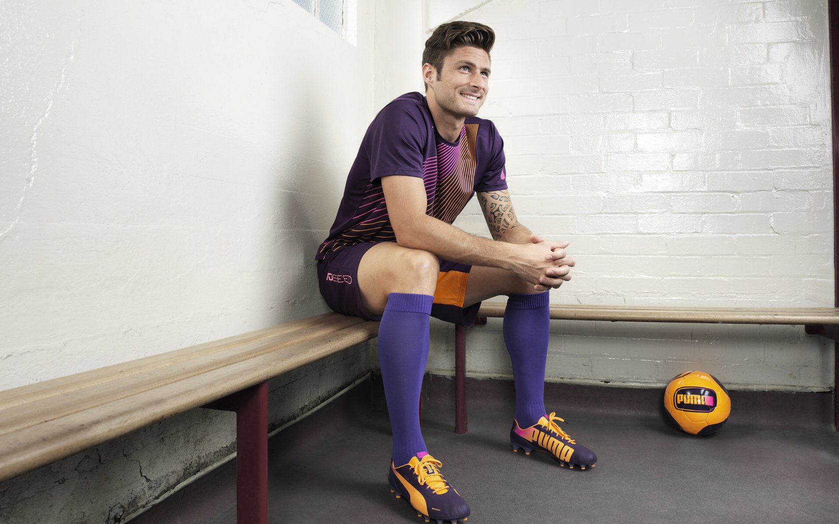 “外卖小哥腰背保护体操”推广赛 分享安全经验